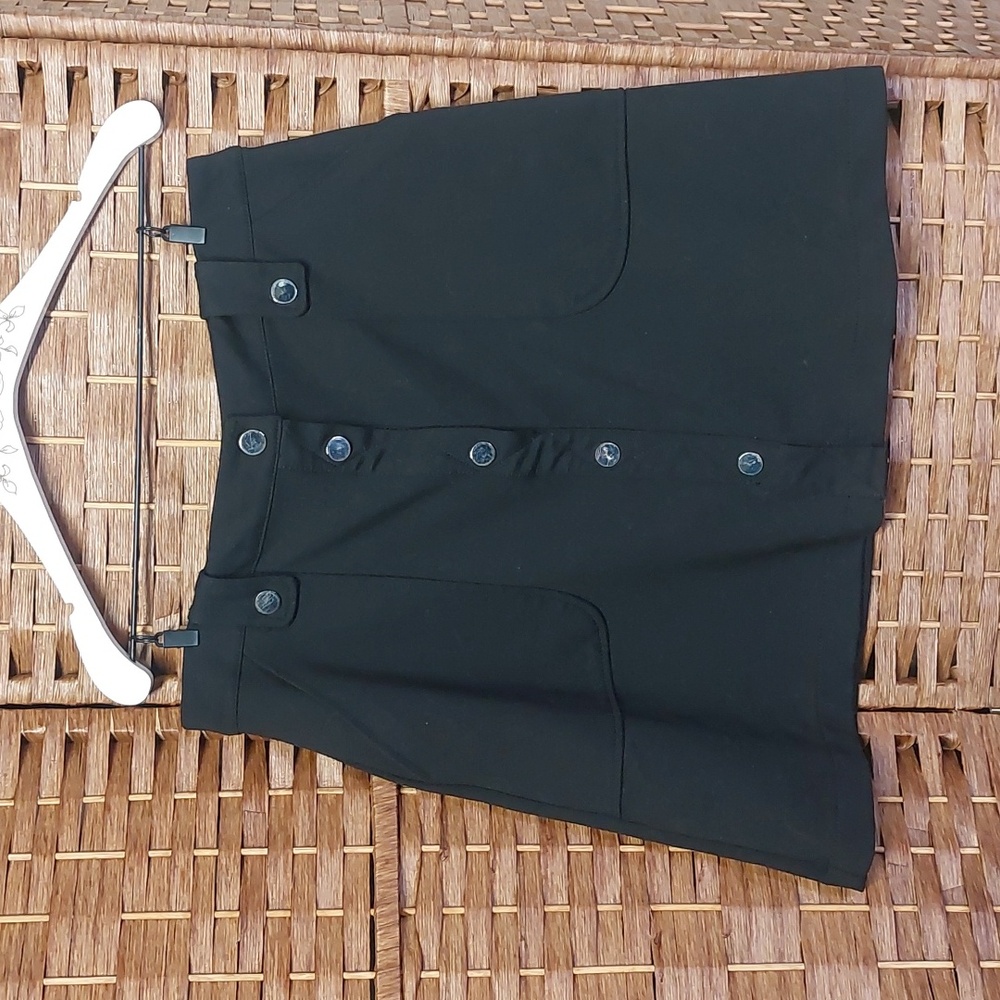 Classic Black Button-Front A-Line Skirt With Pockets! Size 10